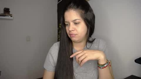 victorialg online show from November 11, 2025, 9:26 pm