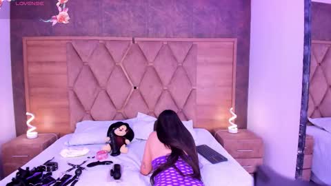 victoriasanz_ online show from November 16, 2025, 5:35 am