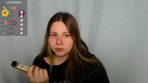 victoriassecrets_ online show from October 27, 2025, 2:21 pm