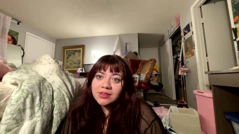 viennavisabelle online show from October 5, 2025, 4:44 am