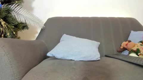 Victoria Strong online show from December 6, 2024, 8:29 pm