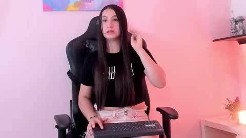 viictoria_rose online show from December 3, 2025, 7:12 pm