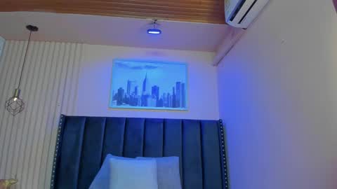 Viiolett online show from January 18, 2025, 7:15 pm