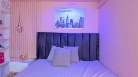 Viiolett online show from January 22, 2025, 8:28 pm