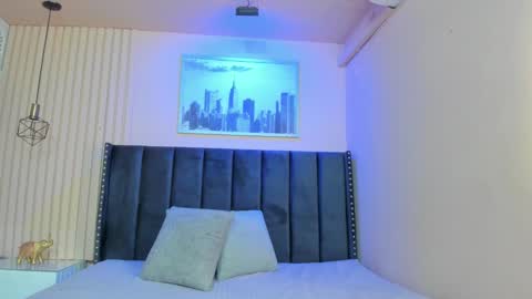 Viiolett online show from March 8, 2025, 8:25 pm