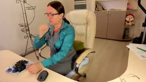 Ukrainian-woman online show from November 19, 2025, 11:21 am