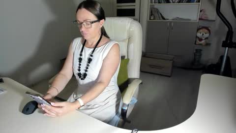 Ukrainian-woman online show from November 23, 2025, 6:02 am