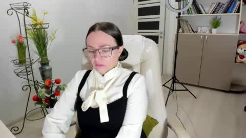 Ukrainian-woman online show from November 28, 2025, 7:00 am