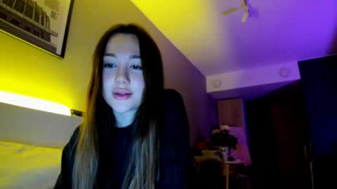 Snapshot of vikawels chatting on October 1, 2025, 9:32 pm Vika   online show from October 1, 2025, 9:32 pm