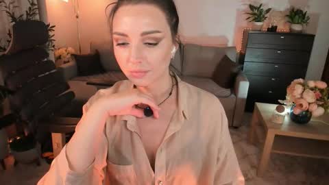 Snapshot of vikibellson chatting on October 3, 2025, 6:38 pm Viki Bellson online show from October 3, 2025, 6:38 pm