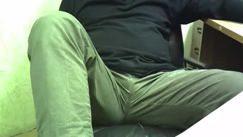 viknik16cm online show from November 13, 2025, 6:01 am