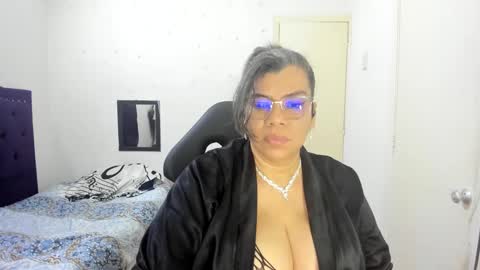 Snapshot of vikyadams chatting on October 9, 2025, 7:34 pm VIKY ADAMS online show from October 9, 2025, 7:34 pm
