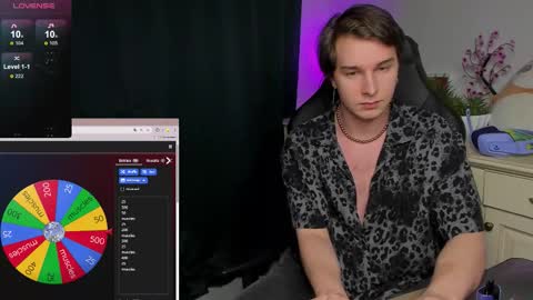 Vincent Strong online show from October 24, 2025, 1:29 pm