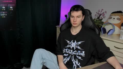 Vincent Strong online show from December 15, 2025, 8:18 am