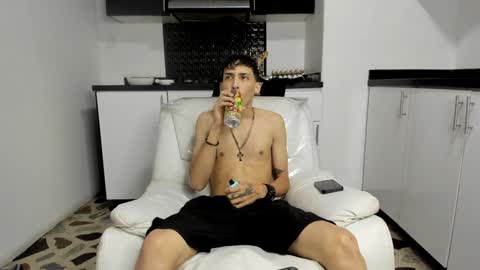 Snapshot of vincenthunter chatting on January 2, 2025, 10:44 pm Vincent online show from January 2, 2025, 10:44 pm