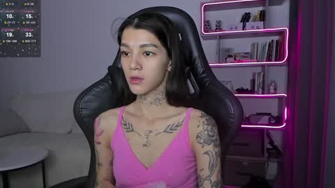 vinkitinkii online show from December 4, 2024, 6:00 am