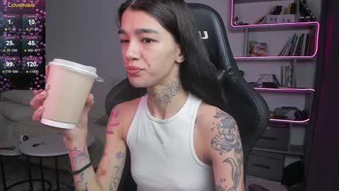 vinkitinkii online show from January 26, 2025, 6:28 am