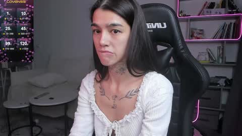 vinkitinkii online show from February 4, 2025, 10:00 am