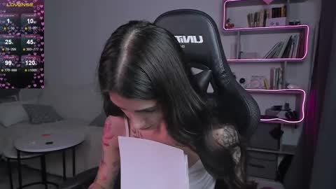 vinkitinkii online show from March 5, 2025, 6:54 am