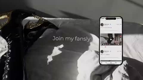 Snapshot of vinylstore chatting on November 13, 2025, 4:28 pm Diva Silvia online show from November 13, 2025, 4:28 pm