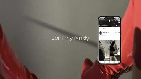 Snapshot of vinylstore chatting on November 24, 2025, 5:45 pm Diva Silvia online show from November 24, 2025, 5:45 pm