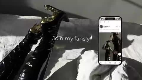 Snapshot of vinylstore chatting on November 28, 2025, 4:42 pm Diva Silvia online show from November 28, 2025, 4:42 pm