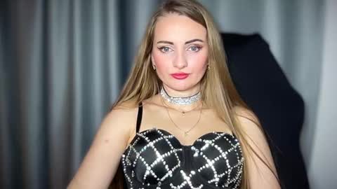 Snapshot of viola_1 chatting on December 17, 2024, 10:43 pm Funny girl online show from December 17, 2024, 10:43 pm