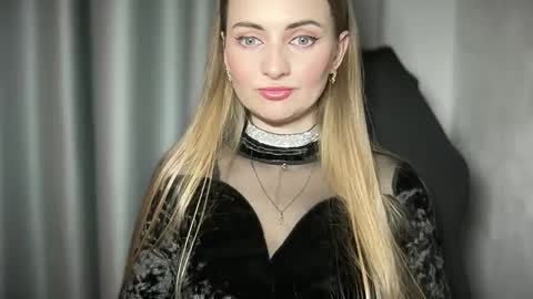 Snapshot of viola_1 chatting on December 28, 2024, 11:48 pm Funny girl online show from December 28, 2024, 11:48 pm