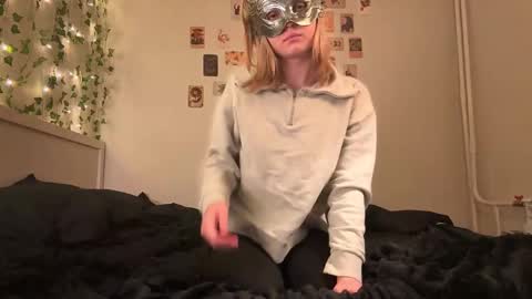 viola_blonde online show from October 7, 2025, 4:26 pm