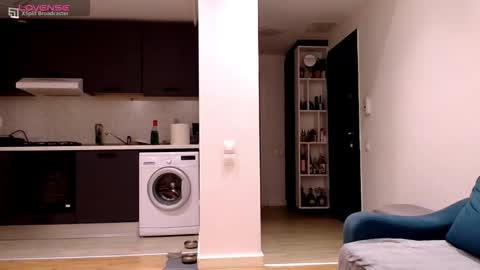 viola online show from October 9, 2025, 5:44 pm