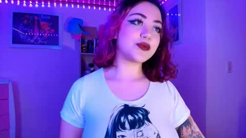 Snapshot of violeet_smile chatting on October 26, 2025, 10:36 pm violet online show from October 26, 2025, 10:36 pm