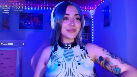 Snapshot of violeet_smile chatting on November 25, 2025, 5:18 am violet online show from November 25, 2025, 5:18 am