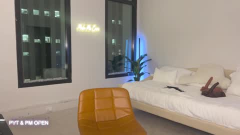 Fantasy Black Girl online show from December 17, 2024, 2:44 am