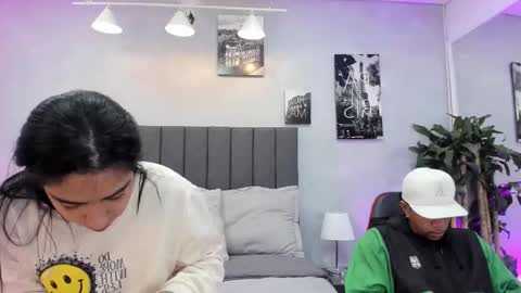 Violet and Myers online show from November 8, 2025, 11:43 am