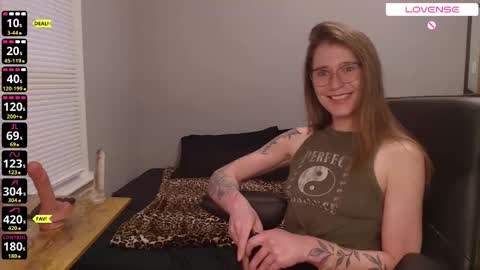 Snapshot of violet_baby_ chatting on December 19, 2025, 9:22 pm Your WetWildWhore online show from December 19, 2025, 9:22 pm