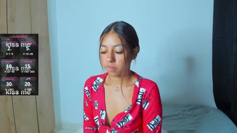 Violet and Casper online show from December 12, 2024, 11:18 am