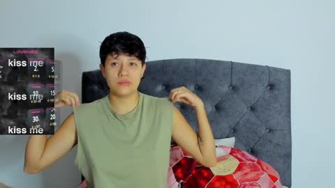 Violet and Casper online show from January 27, 2025, 9:55 am