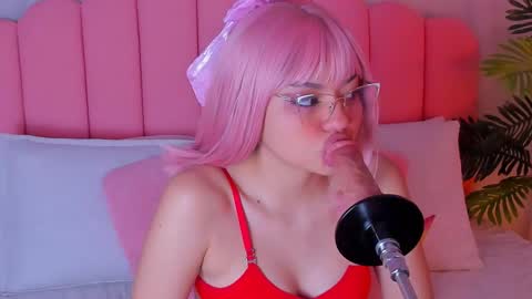 Snapshot of violet_cortez chatting on October 17, 2025, 5:37 pm Vio online show from October 17, 2025, 5:37 pm