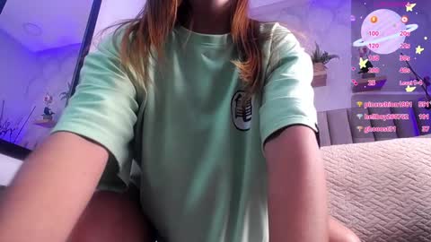 Snapshot of violet_jonesss chatting on December 10, 2024, 5:22 pm Violet Jones online show from December 10, 2024, 5:22 pm