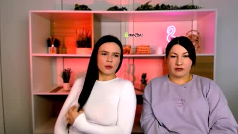 violet_moxi online show from December 3, 2025, 12:25 pm