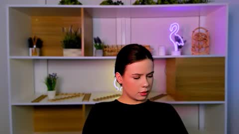 violet_moxi online show from December 4, 2025, 12:25 pm