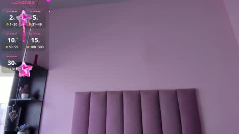 Snapshot of violet_myerrs chatting on September 25, 2025, 1:26 pm violet online show from September 25, 2025, 1:26 pm