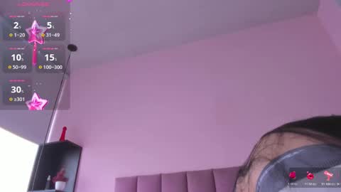 Snapshot of violet_myerrs chatting on October 20, 2025, 1:22 pm violet online show from October 20, 2025, 1:22 pm