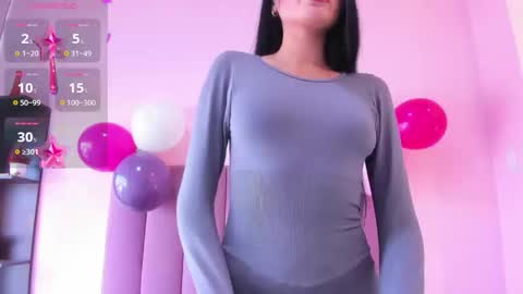 Snapshot of violet_myerrs chatting on November 4, 2025, 12:59 pm violet online show from November 4, 2025, 12:59 pm