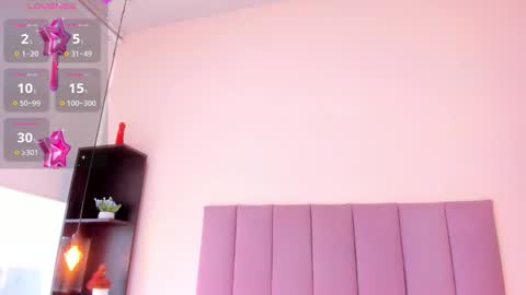 Snapshot of violet_myerrs chatting on November 19, 2025, 12:49 pm violet online show from November 19, 2025, 12:49 pm