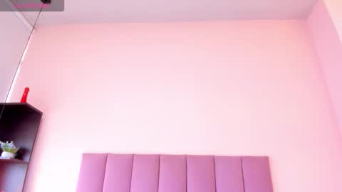 Snapshot of violet_myerrs chatting on November 20, 2025, 1:33 pm violet online show from November 20, 2025, 1:33 pm