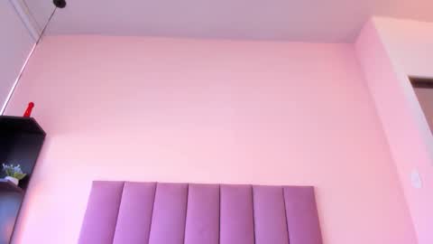 Snapshot of violet_myerrs chatting on December 1, 2025, 1:38 pm violet online show from December 1, 2025, 1:38 pm