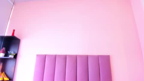 Snapshot of violet_myerrs chatting on December 2, 2025, 3:29 pm violet online show from December 2, 2025, 3:29 pm