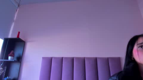 Snapshot of violet_myerrs chatting on December 15, 2025, 12:53 pm violet online show from December 15, 2025, 12:53 pm