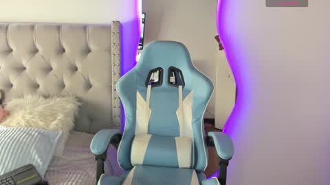 Snapshot of violet_rost chatting on December 14, 2024, 3:25 pm  Violet  online show from December 14, 2024, 3:25 pm